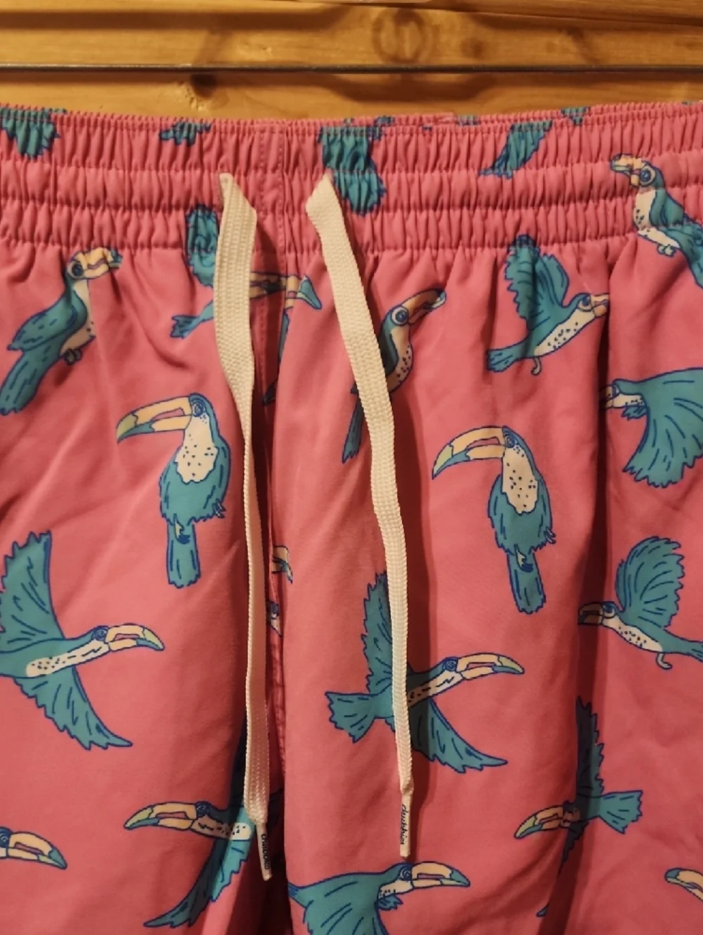 Chubbies Swim Board Shorts with Blue Toucan Print Size Small NWOT